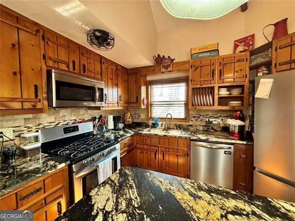 163 Beauregards Knob Ellijay GA 30536