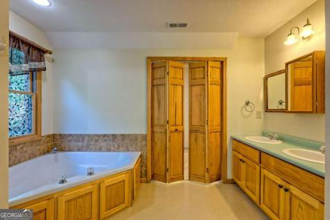 2204 Cedar Cliff Road Hiawassee GA 30546