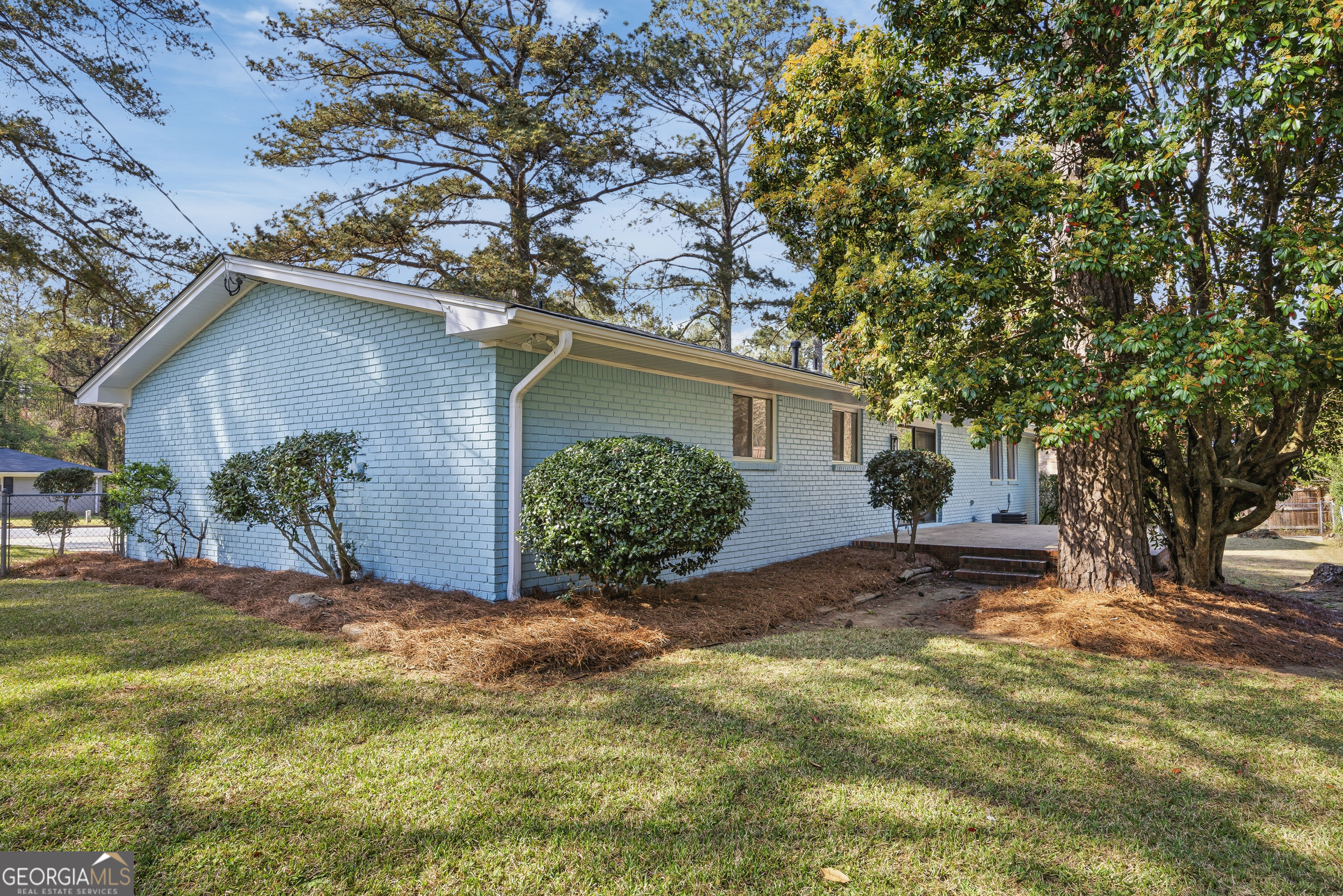 2494 Fairway Circle SW Atlanta GA 30331