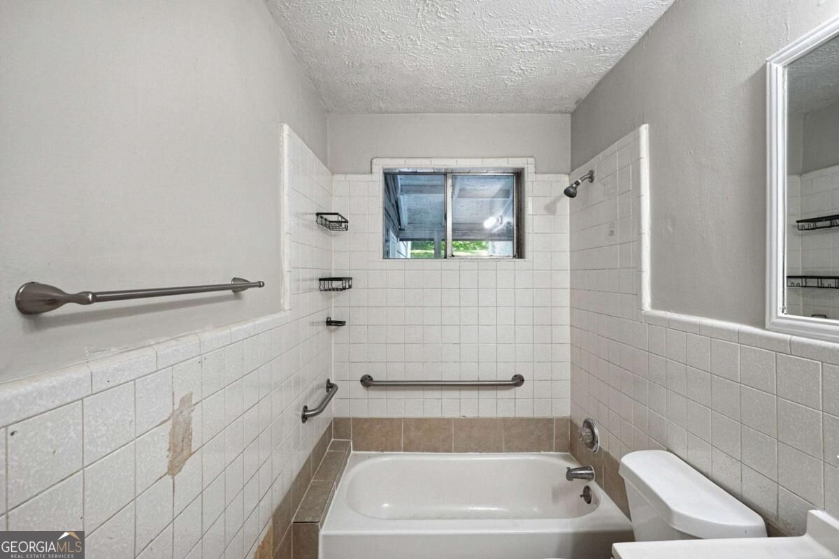 2903 Blount Street East Point GA 30344