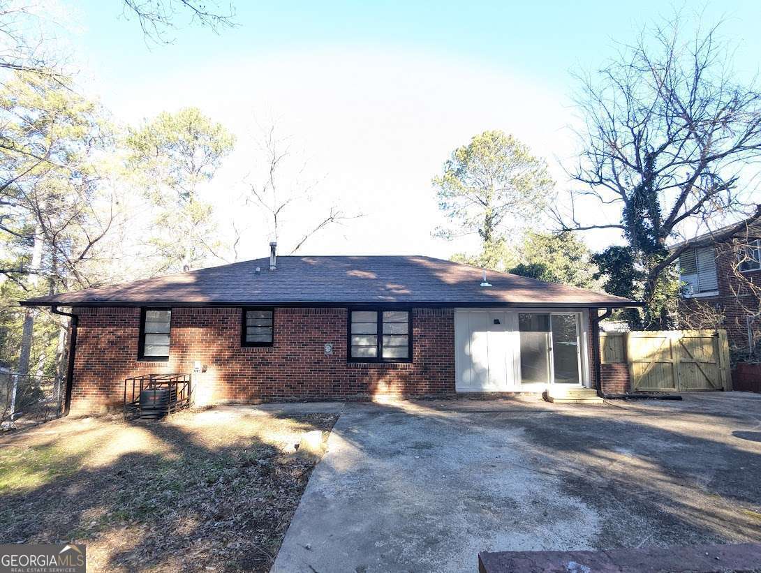 2756 Oldknow Drive NW Atlanta GA 30318