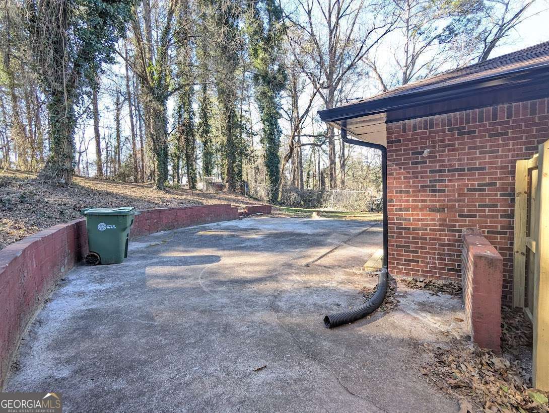 2756 Oldknow Drive NW Atlanta GA 30318