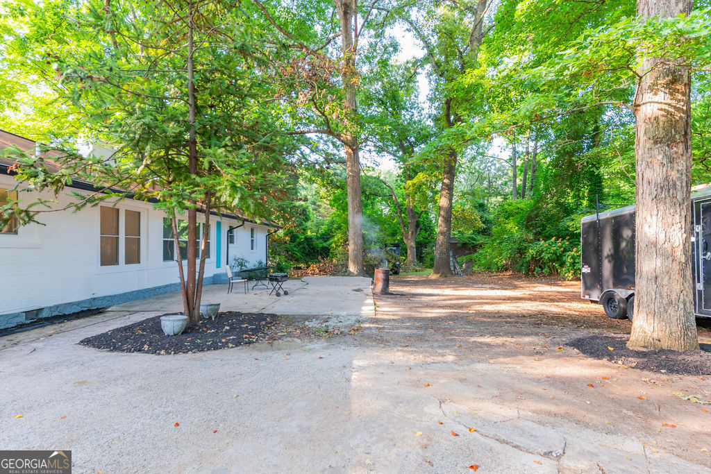 5165 Woodland Drive Forest Park GA 30297