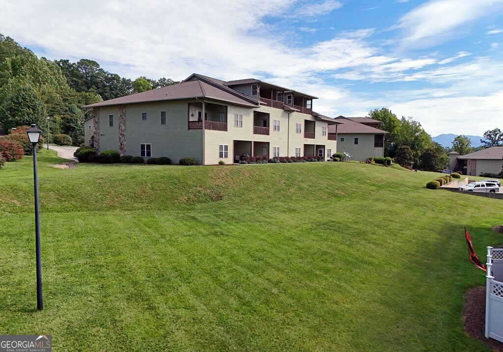 1724 Watercrest Way Hiawassee GA 30546