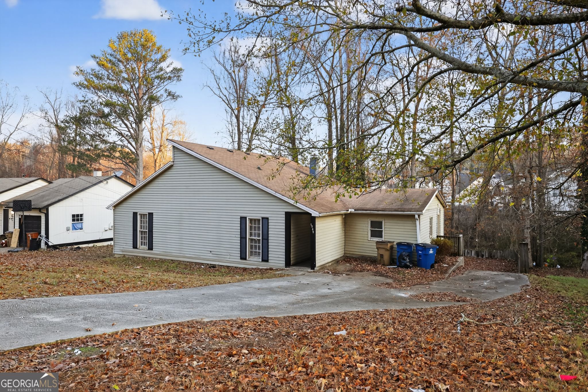 1009 Salisbury Trail Riverdale GA 30296