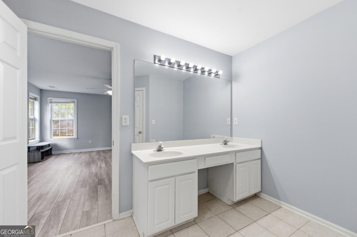 813 Cork Oak Lane Lawrenceville GA 30045