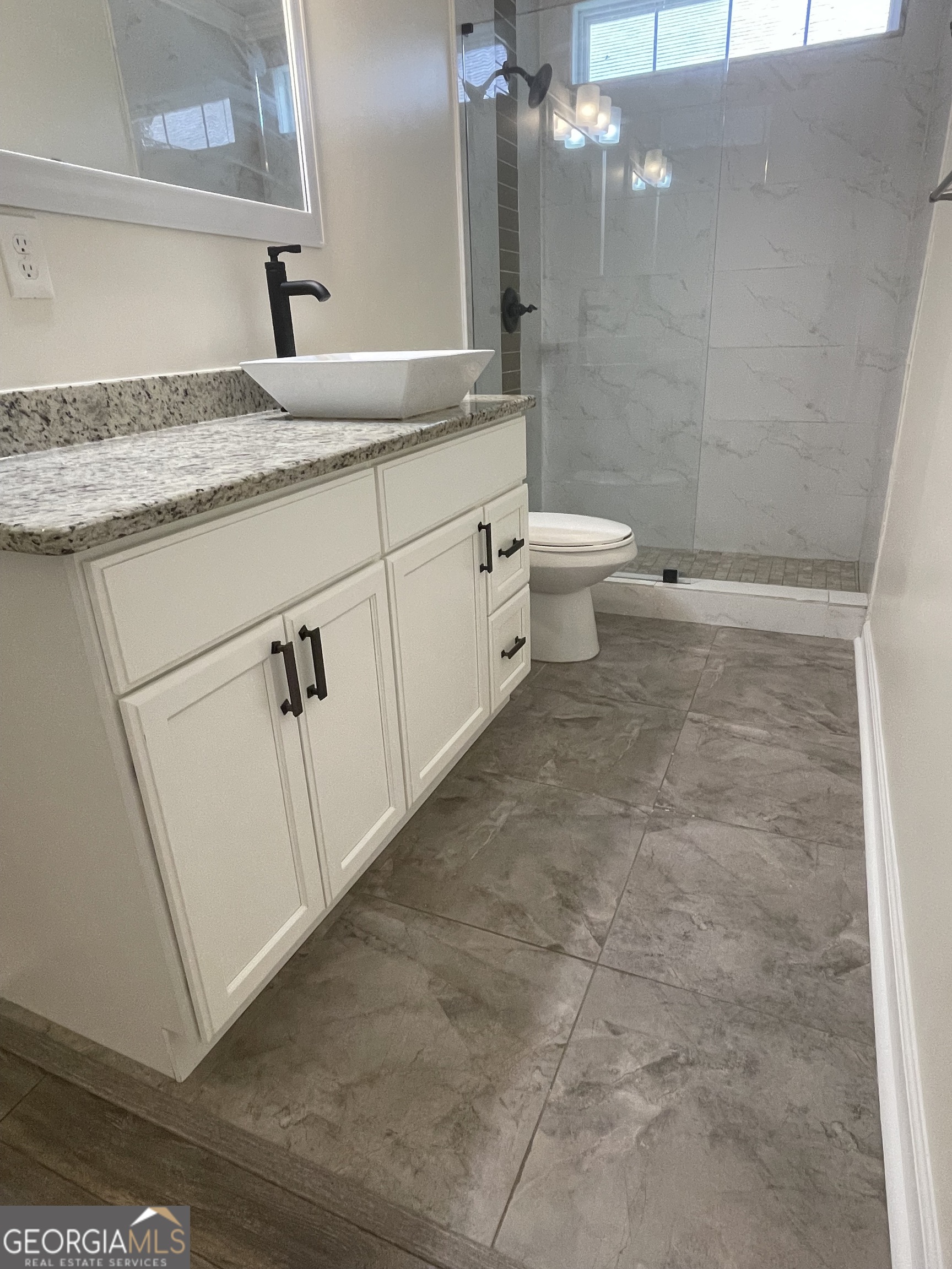 1833 Phillips Avenue East Point GA 30344
