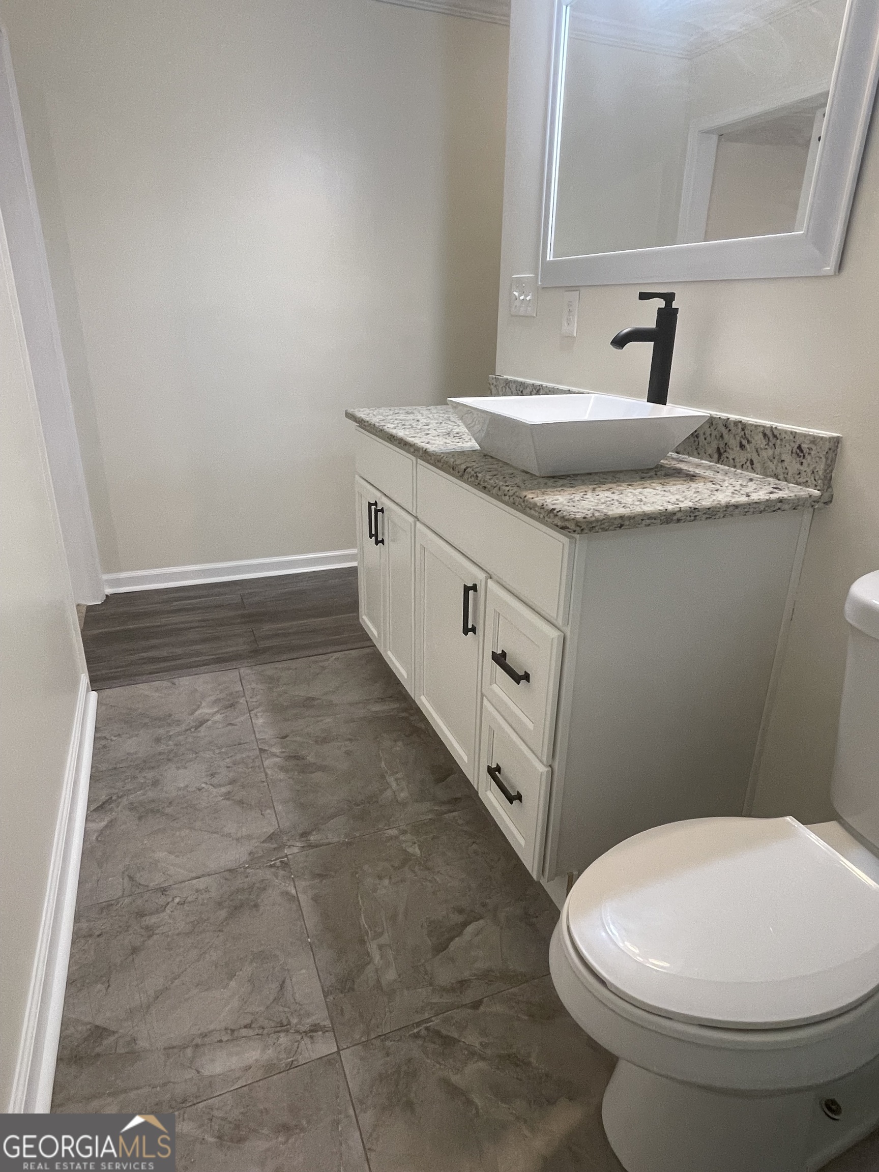 1833 Phillips Avenue East Point GA 30344