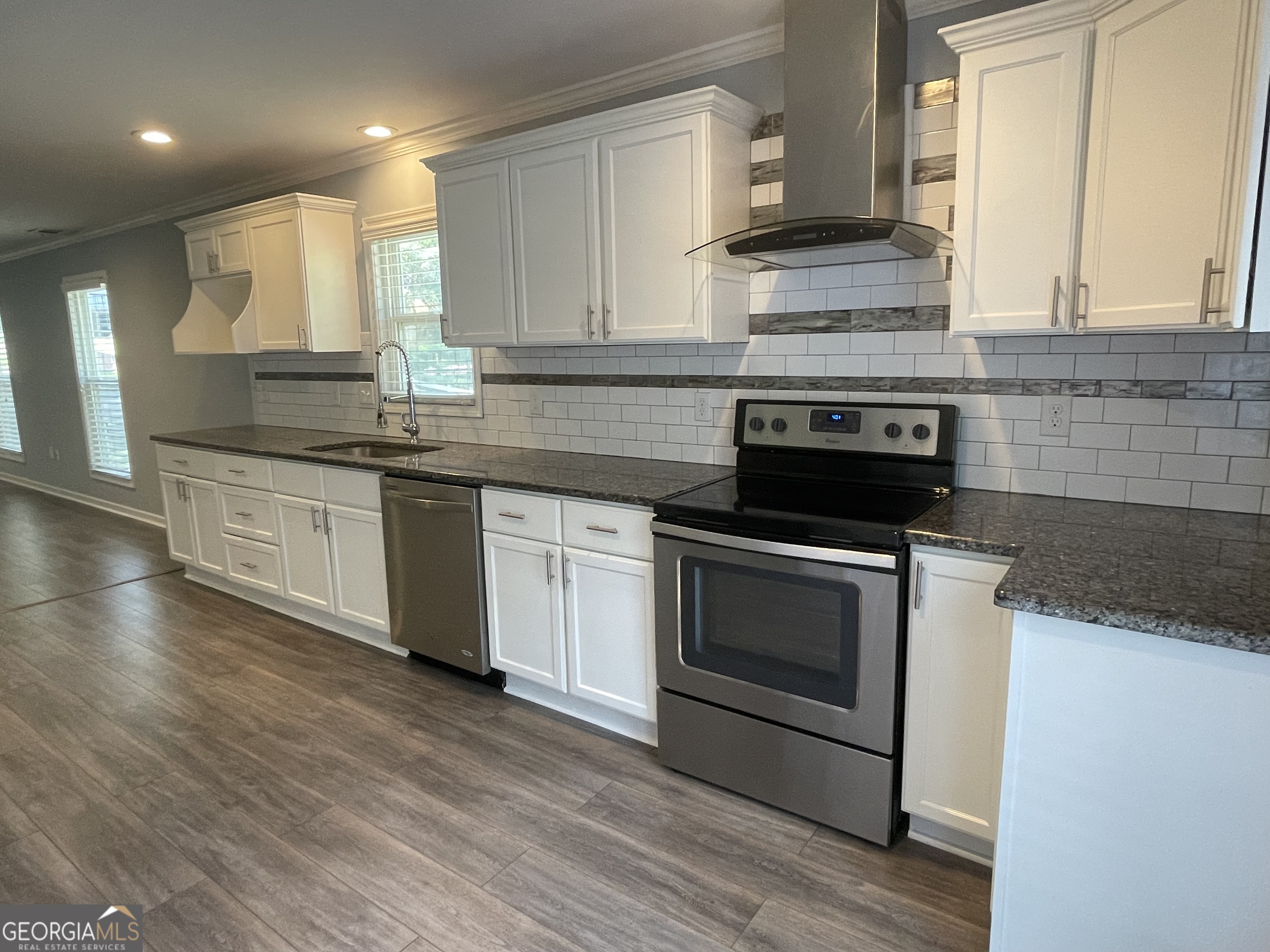 1833 Phillips Avenue East Point GA 30344