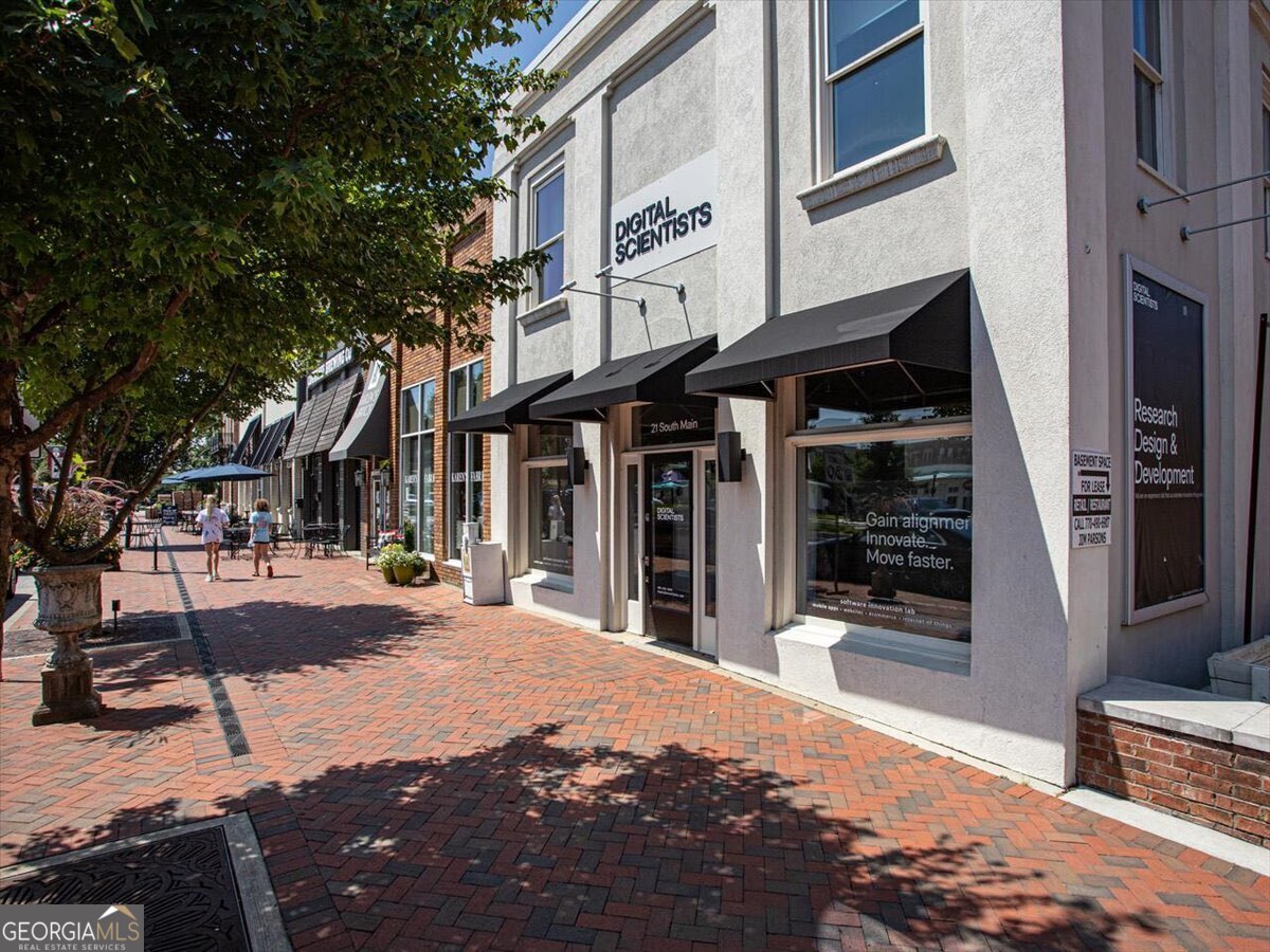454 Burton Drive Alpharetta GA 30009
