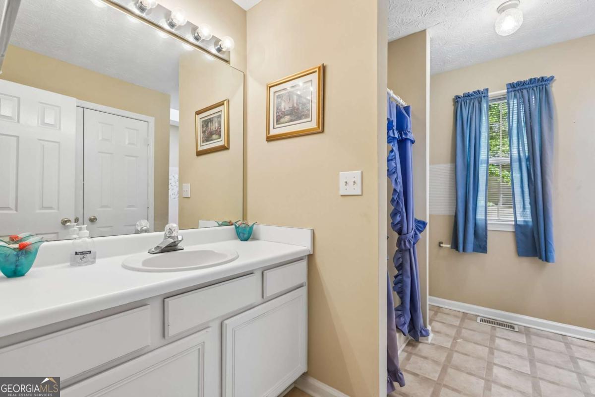 1068 Shadow Lake Drive Lithonia GA 30058