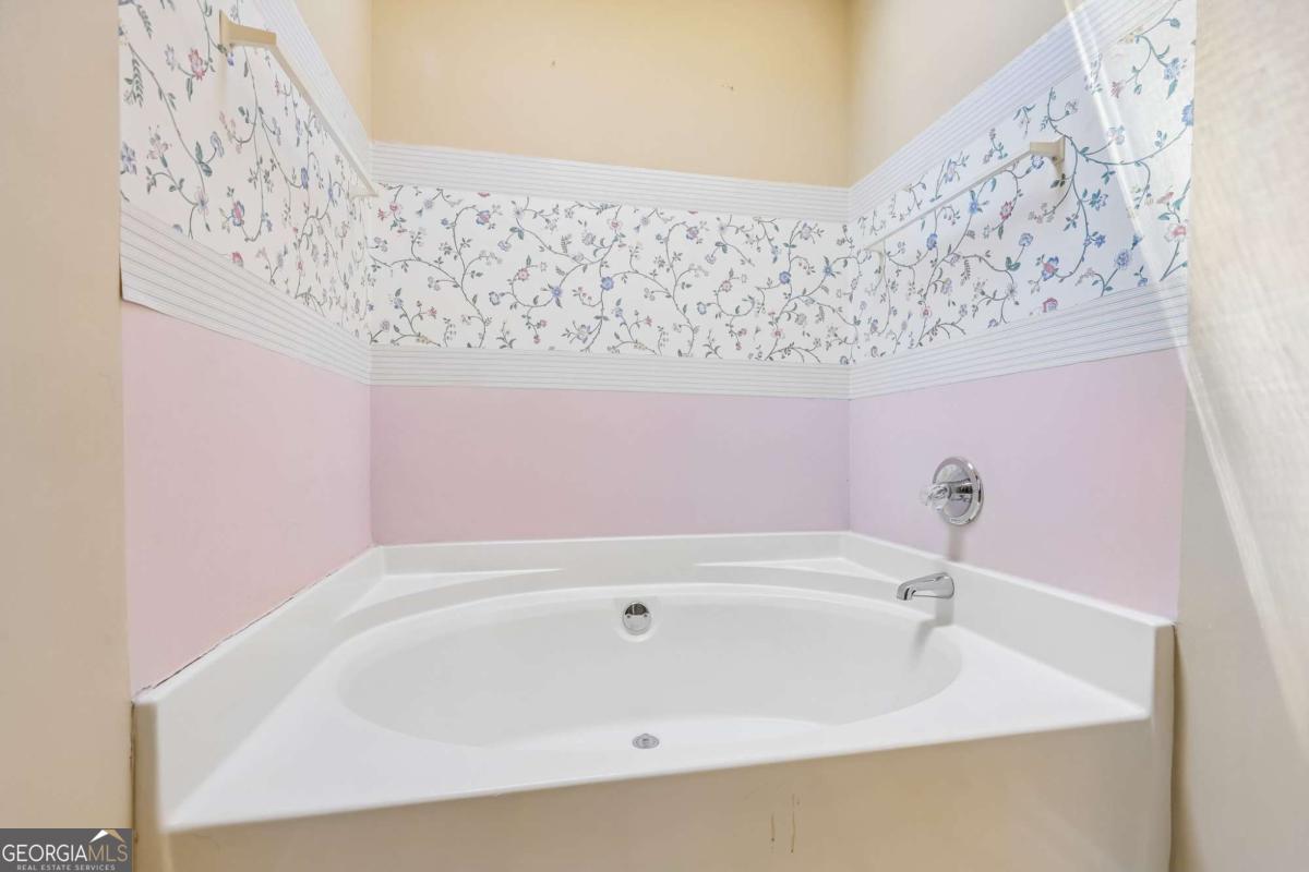 1068 Shadow Lake Drive Lithonia GA 30058