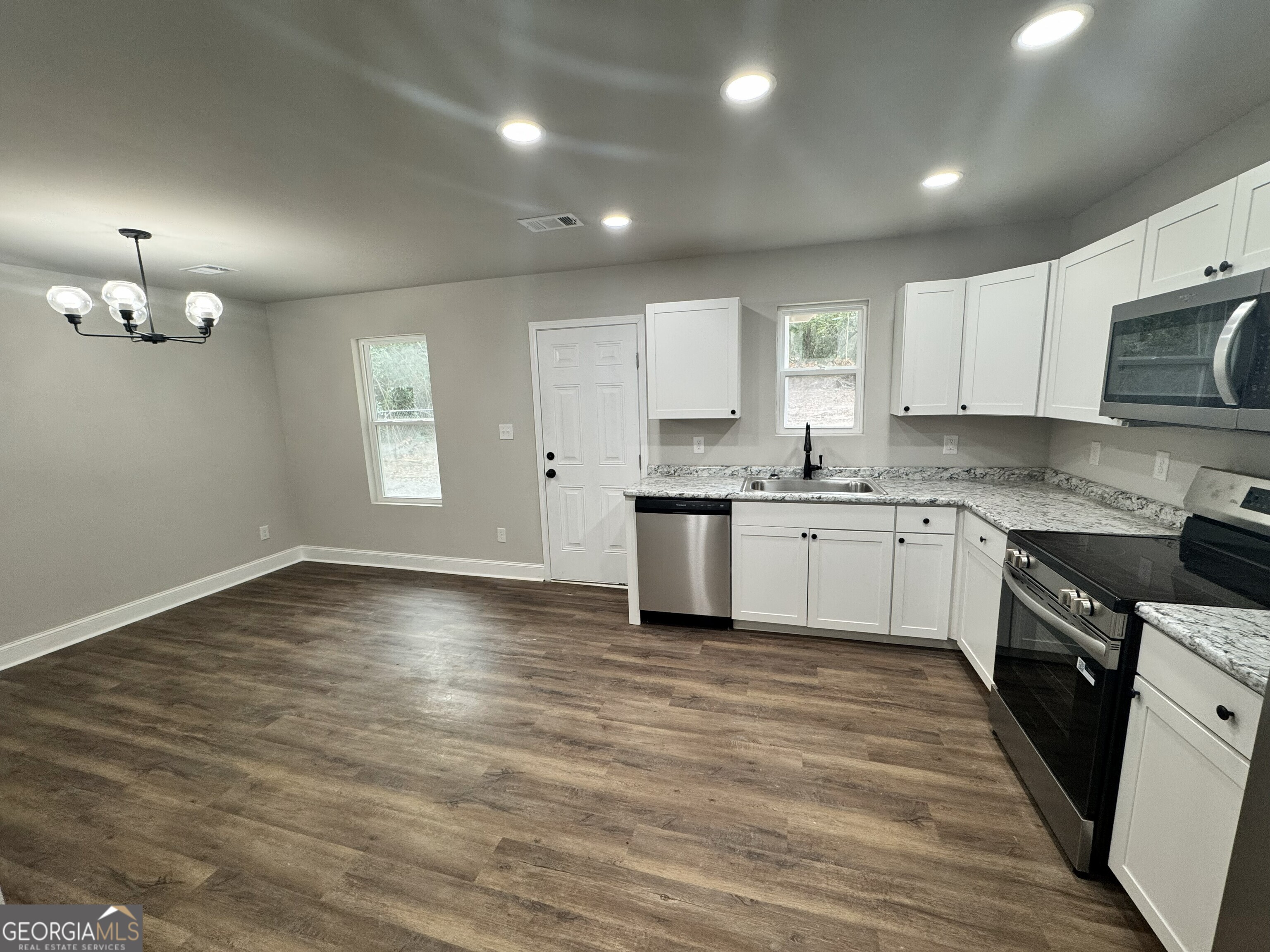 305 N 4th Street Warner Robins GA 31093
