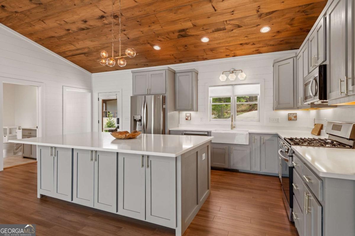 670 River Hill Road Mineral Bluff GA 30559