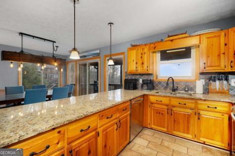 170 Walnut Ridge Ellijay GA 30536