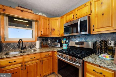 170 Walnut Ridge Ellijay GA 30536