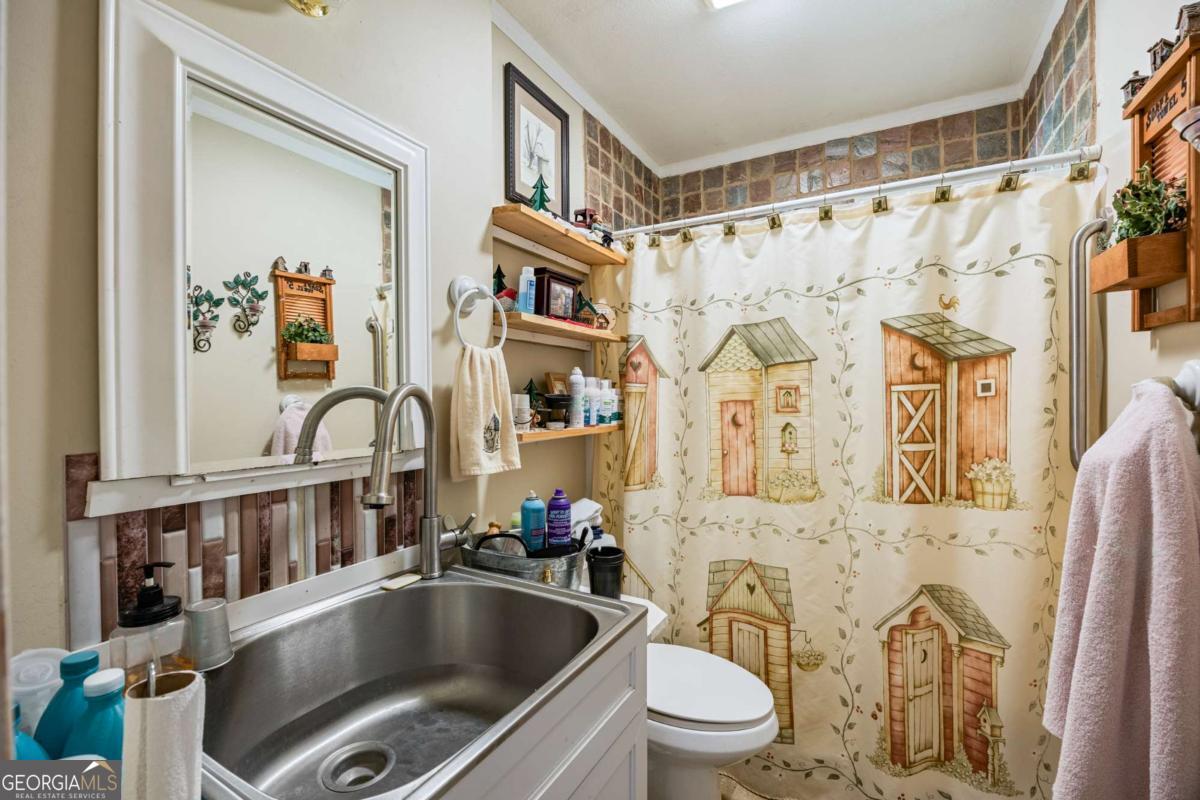 151 Ginn Street Carnesville GA 30521