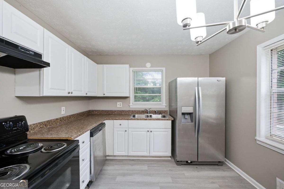 997 Pineglen Drive Forest Park GA 30297