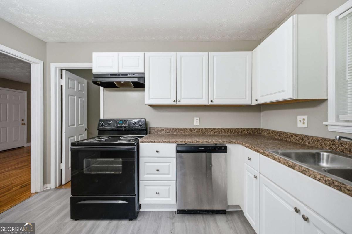 997 Pineglen Drive Forest Park GA 30297