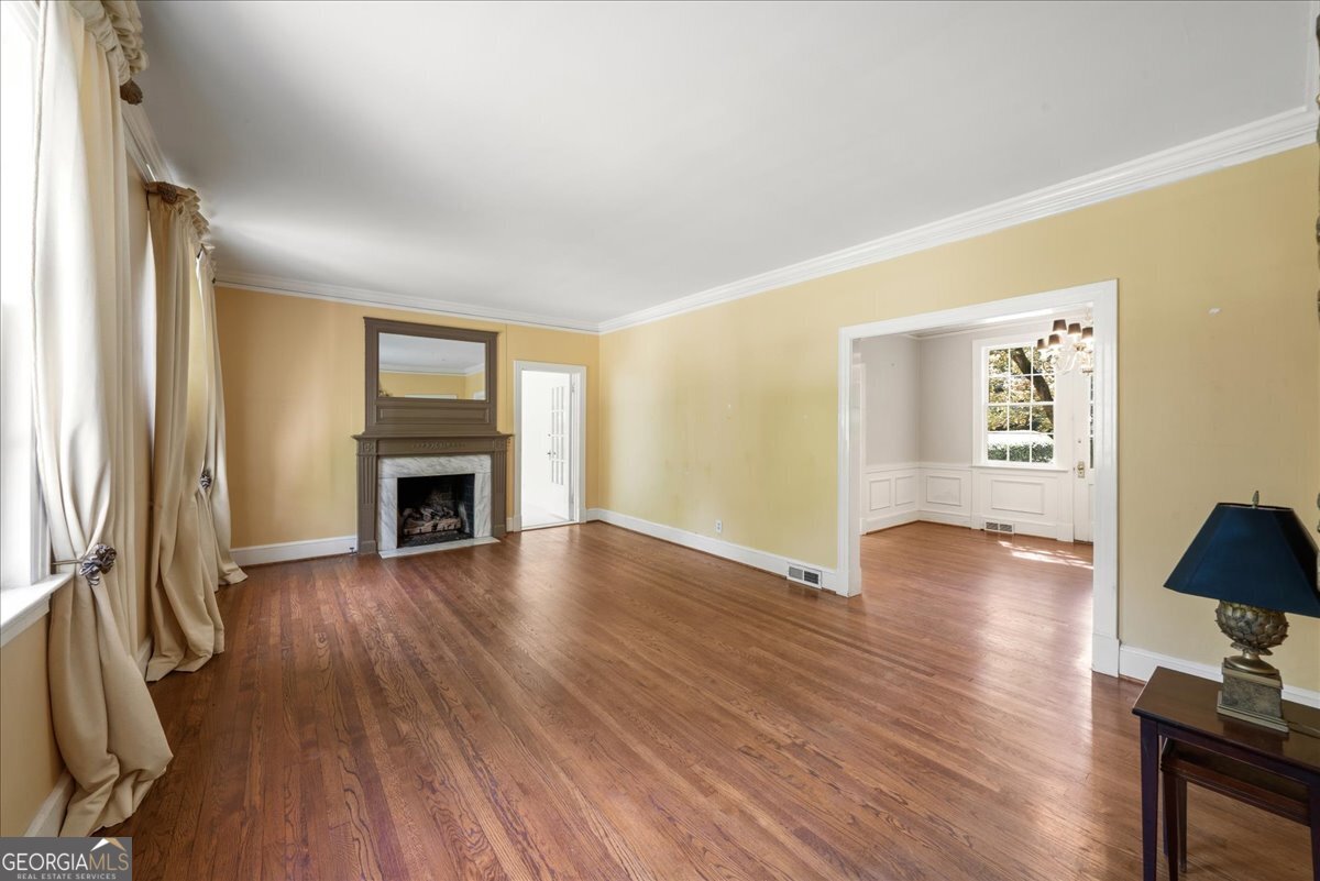2039 Springlake Drive NW Atlanta GA 30305