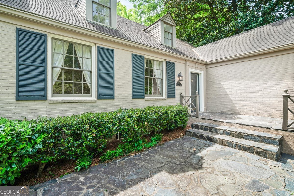2039 Springlake Drive NW Atlanta GA 30305