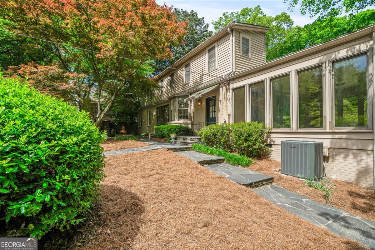 2039 Springlake Drive NW Atlanta GA 30305