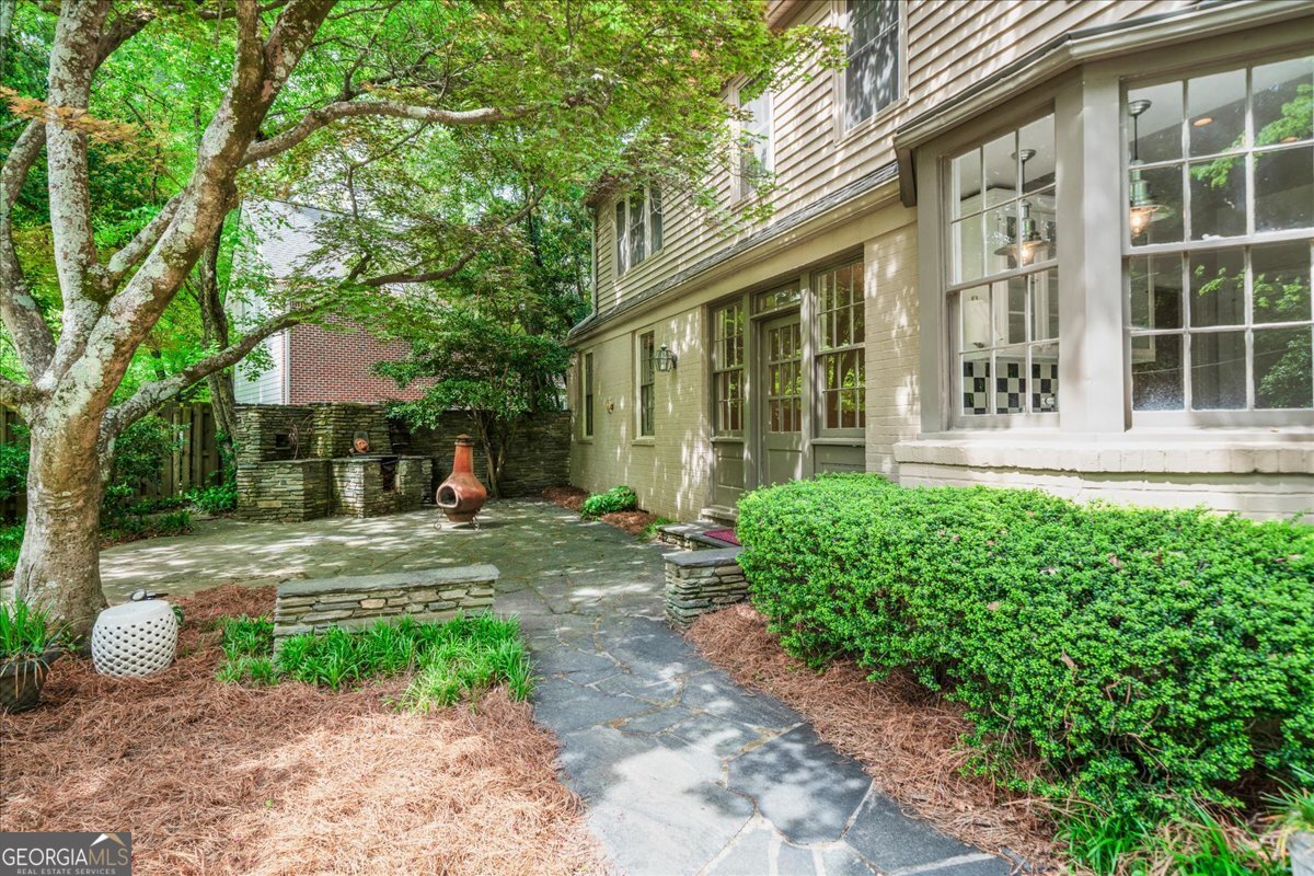 2039 Springlake Drive NW Atlanta GA 30305
