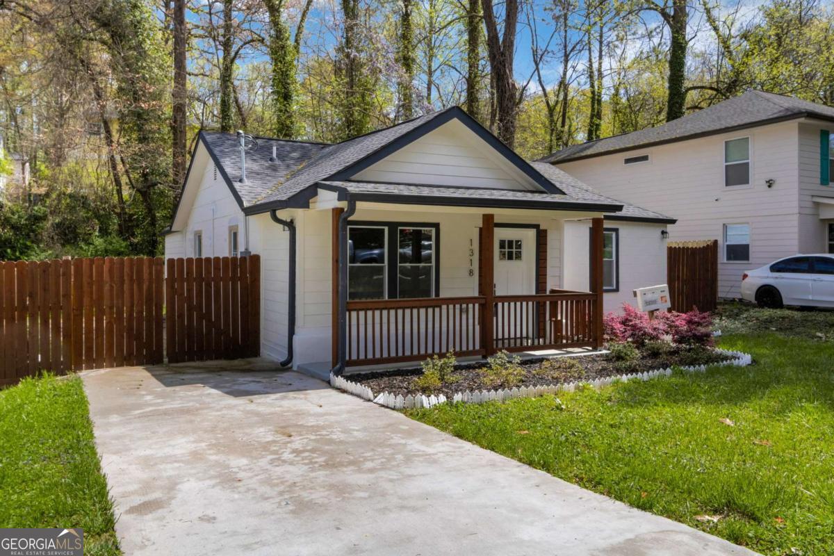 1318 Graymont Drive SW Atlanta GA 30310