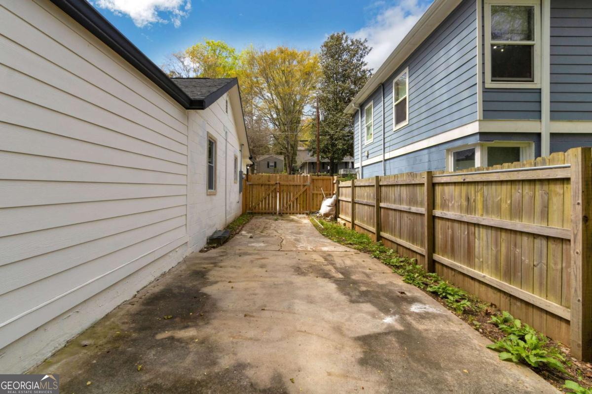 1318 Graymont Drive SW Atlanta GA 30310