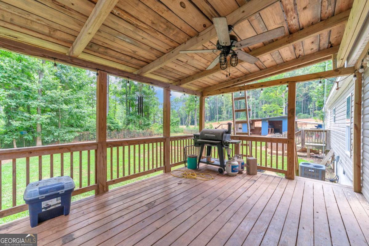 81 Jarrett Lane Gillsville GA 30543
