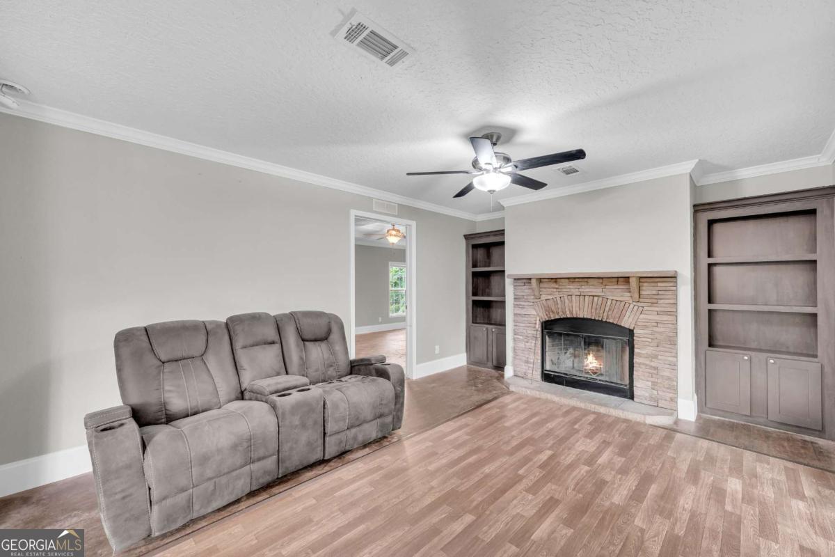 81 Jarrett Lane Gillsville GA 30543
