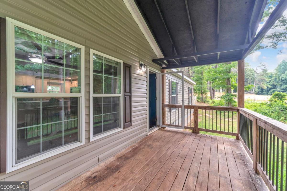 81 Jarrett Lane Gillsville GA 30543