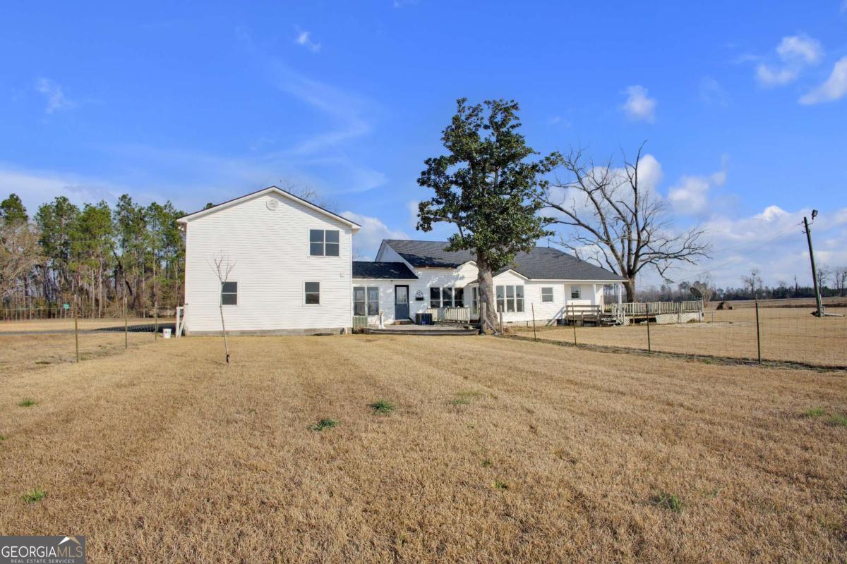 1832 Douglas Highway Hazlehurst GA 31539
