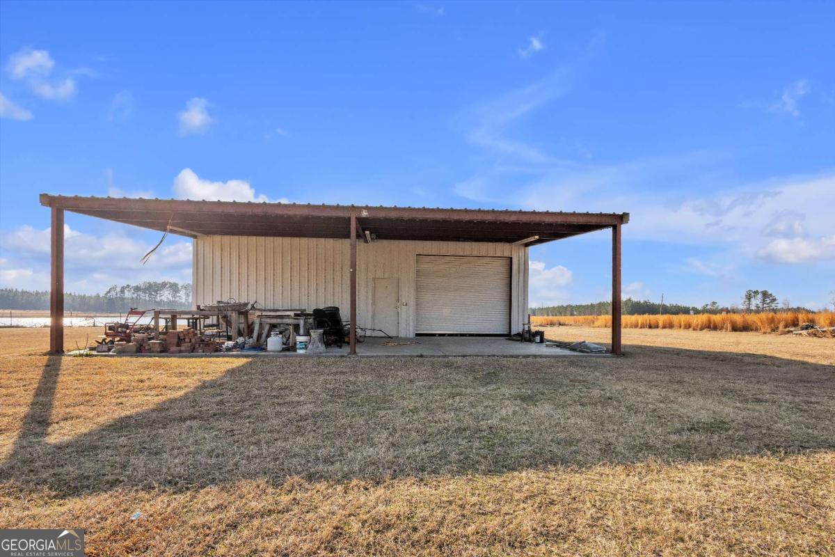 1832 Douglas Highway Hazlehurst GA 31539