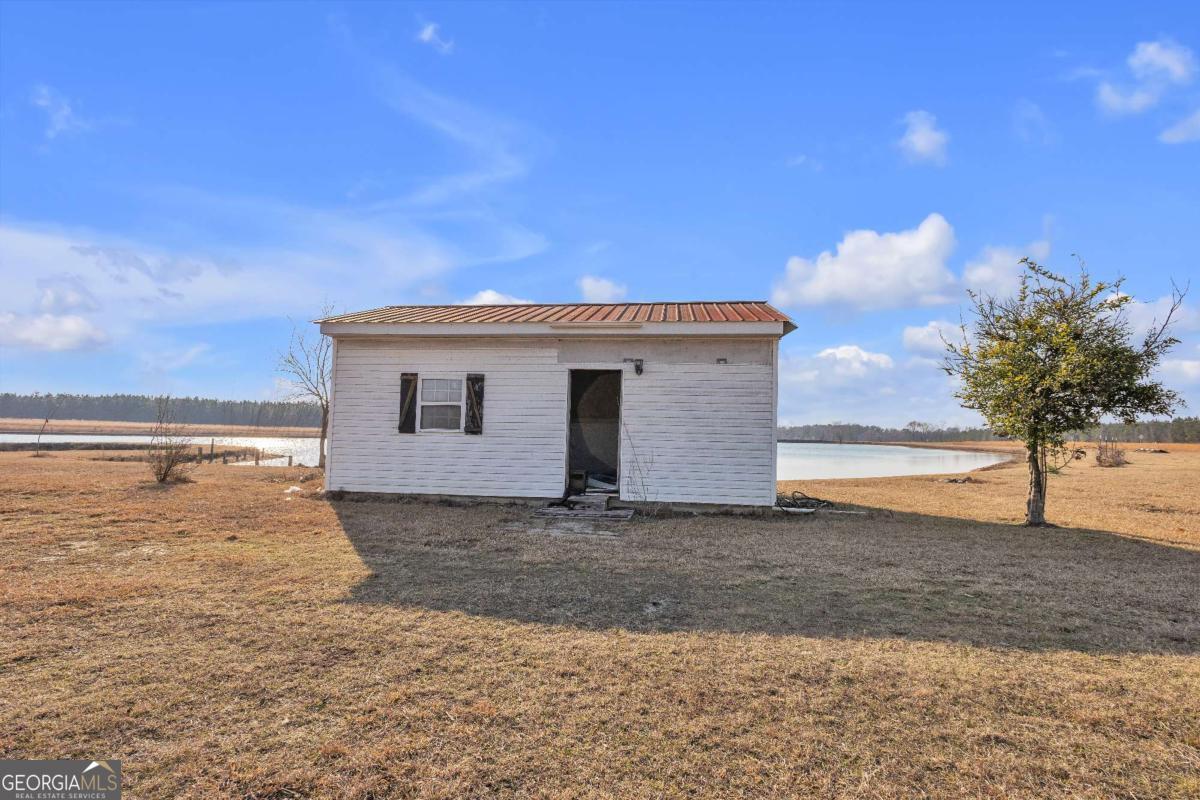 1832 Douglas Highway Hazlehurst GA 31539
