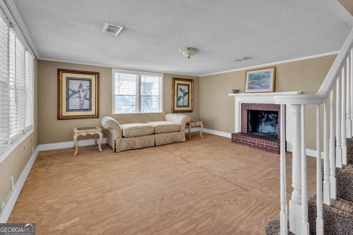1832 Douglas Highway Hazlehurst GA 31539