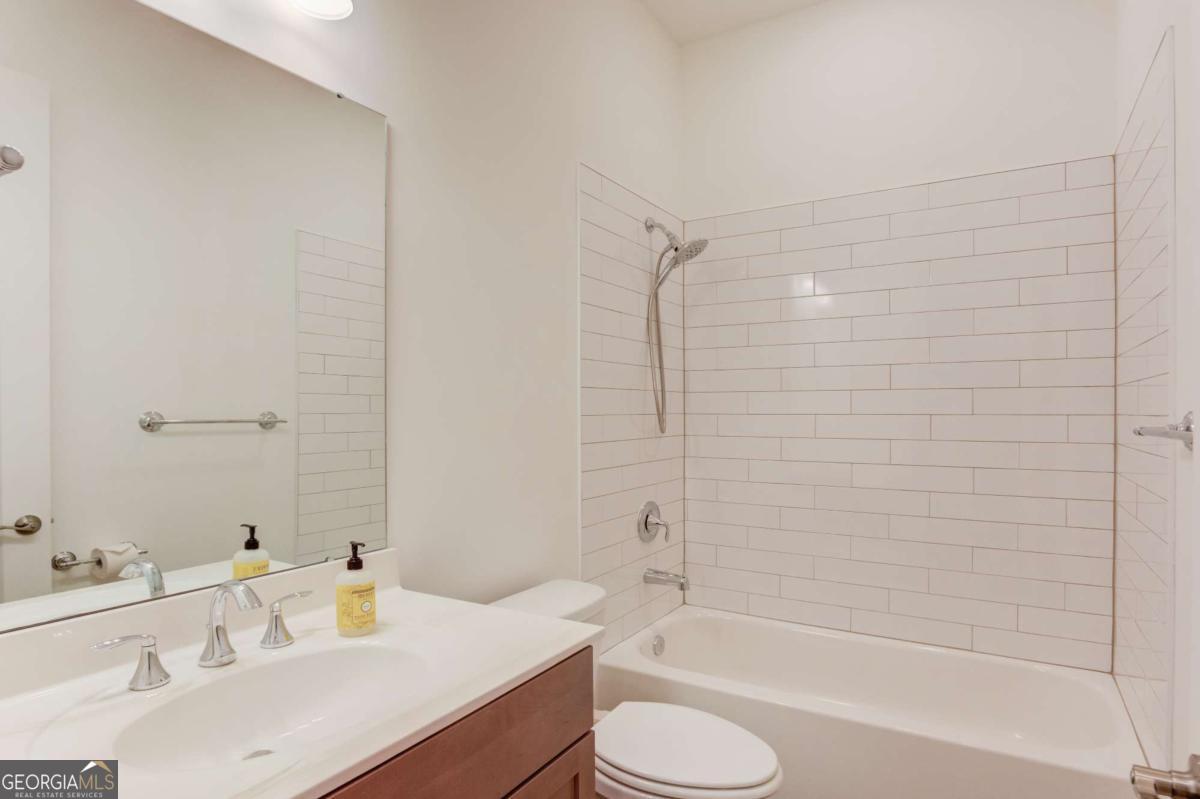 6917 River Rock Drive Flowery Branch GA 30542