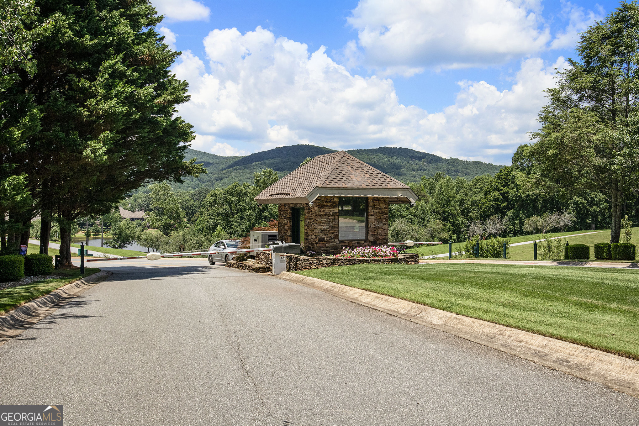 131 Wine Sap Way Clarkesville GA 30523