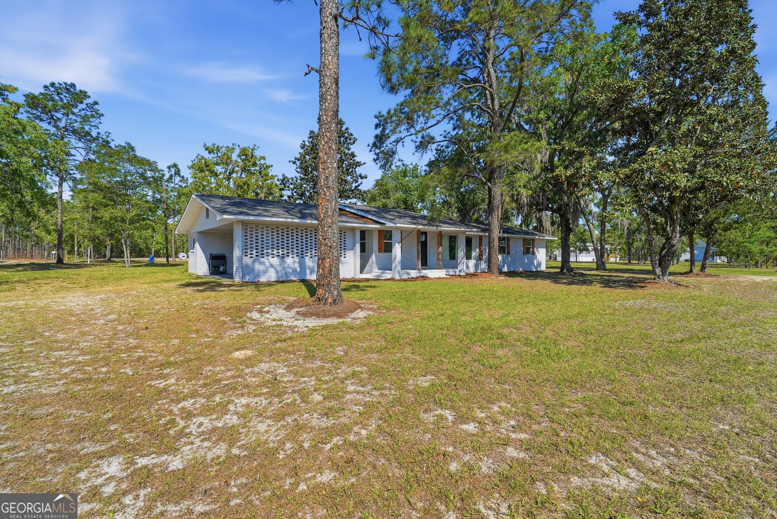 2448 Ware Street Blackshear GA 31516
