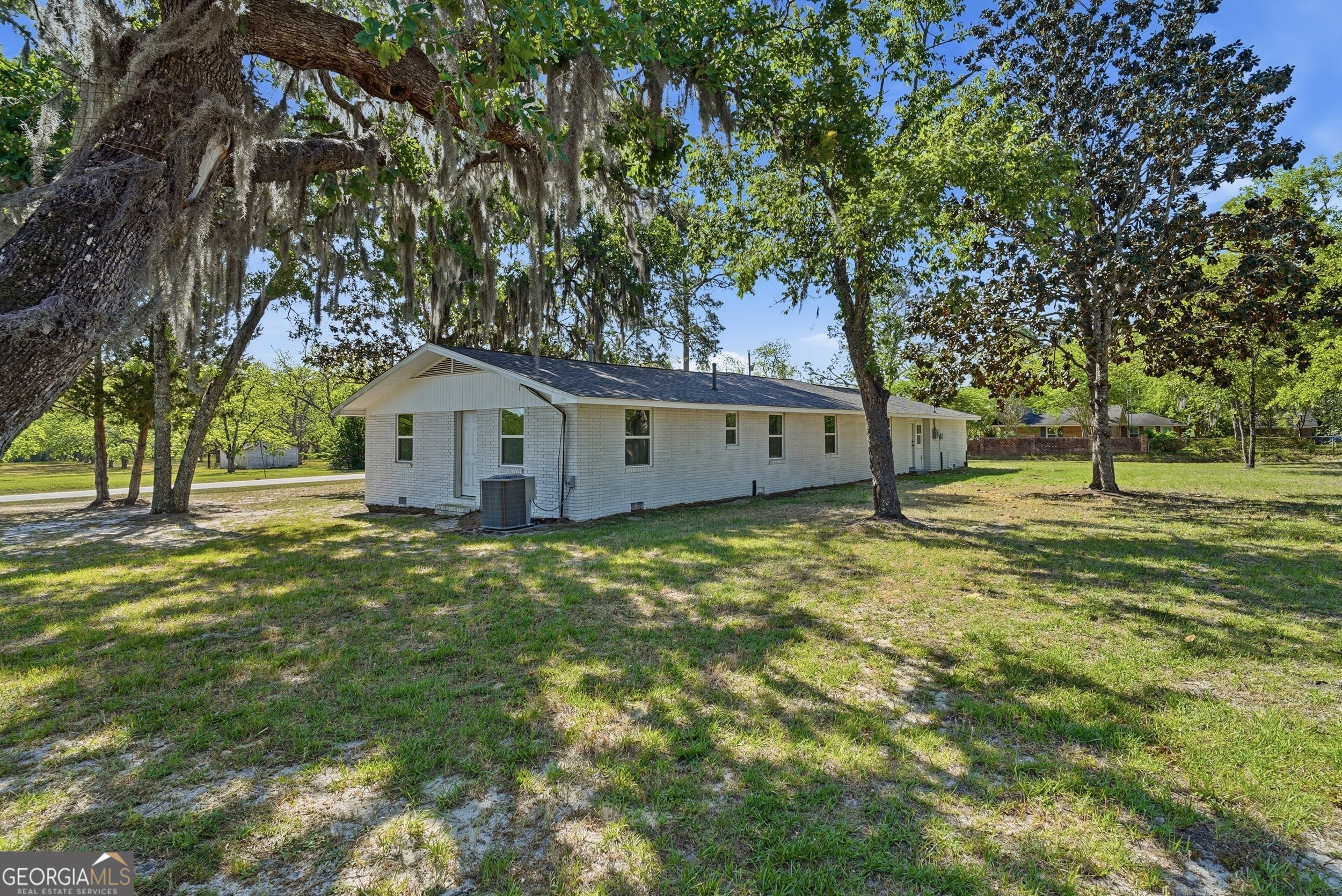 2448 Ware Street Blackshear GA 31516