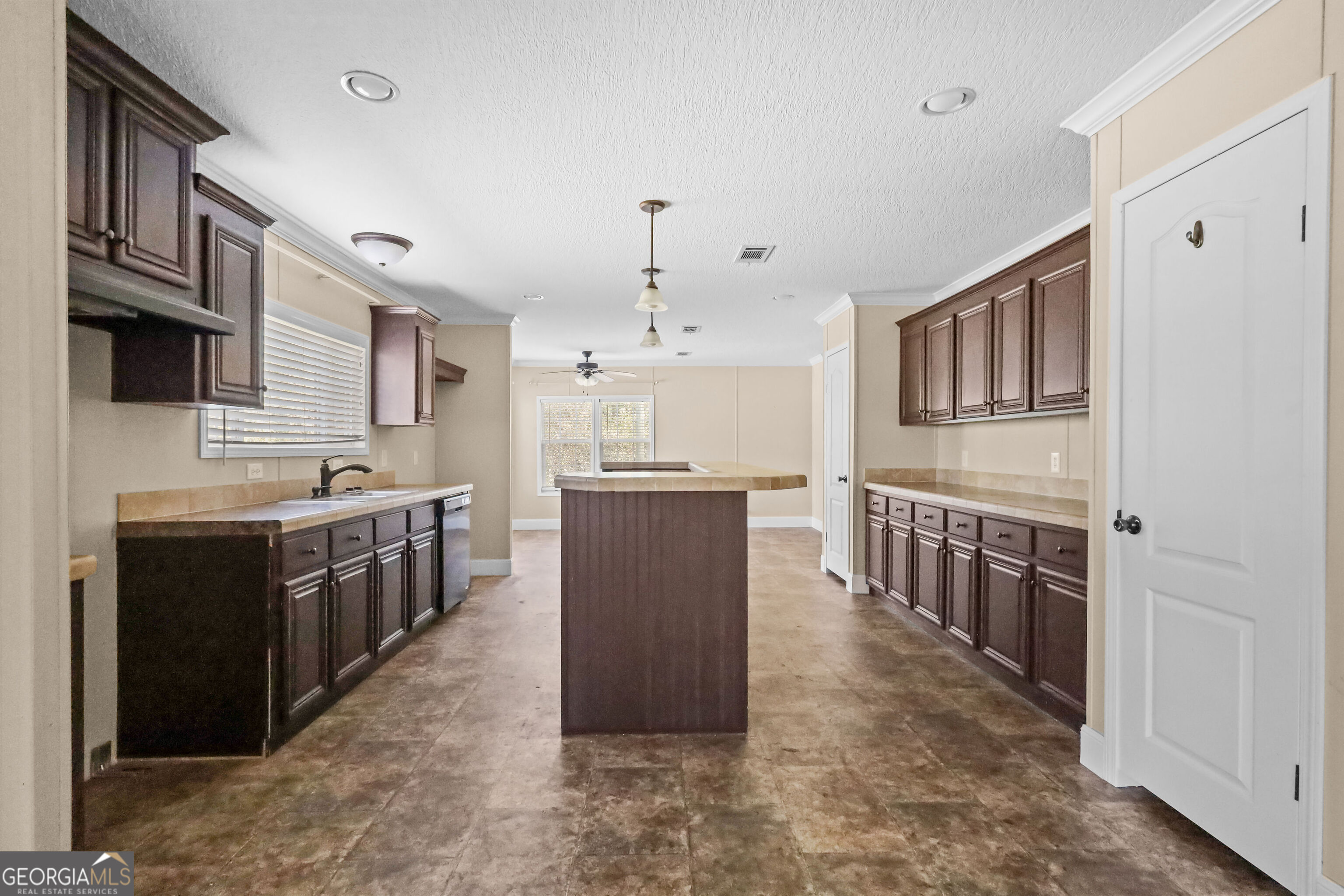 611 Sandy Run Road Jesup GA 31545