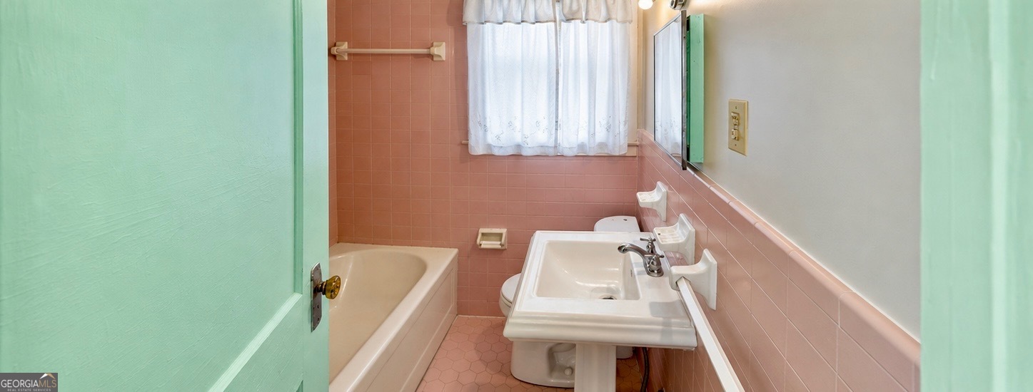 16 Grove Park Place NW Atlanta GA 30318