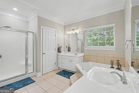 112 Gleneagle Court Clayton GA 30525