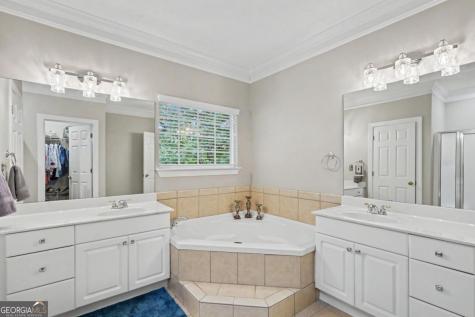 112 Gleneagle Court Clayton GA 30525