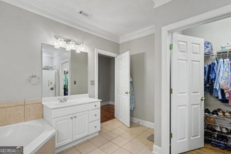 112 Gleneagle Court Clayton GA 30525