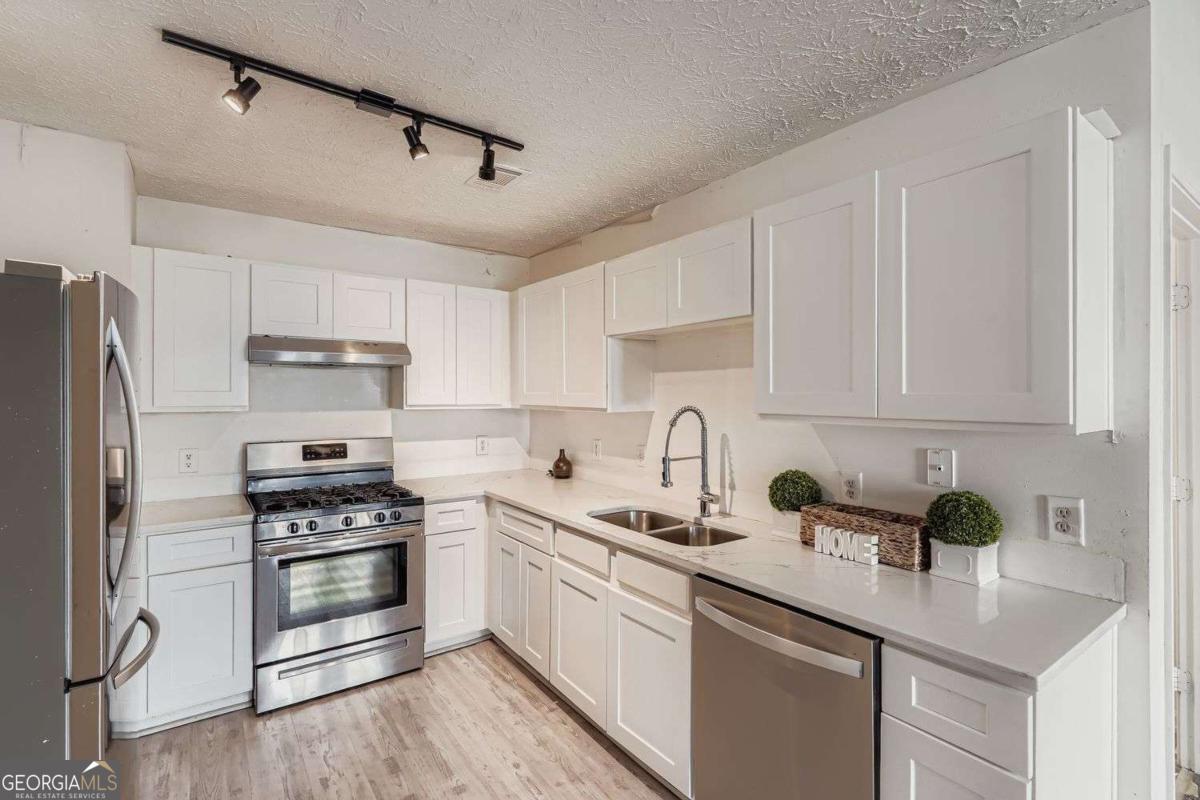1025 Lakeside Circle Covington GA 30016