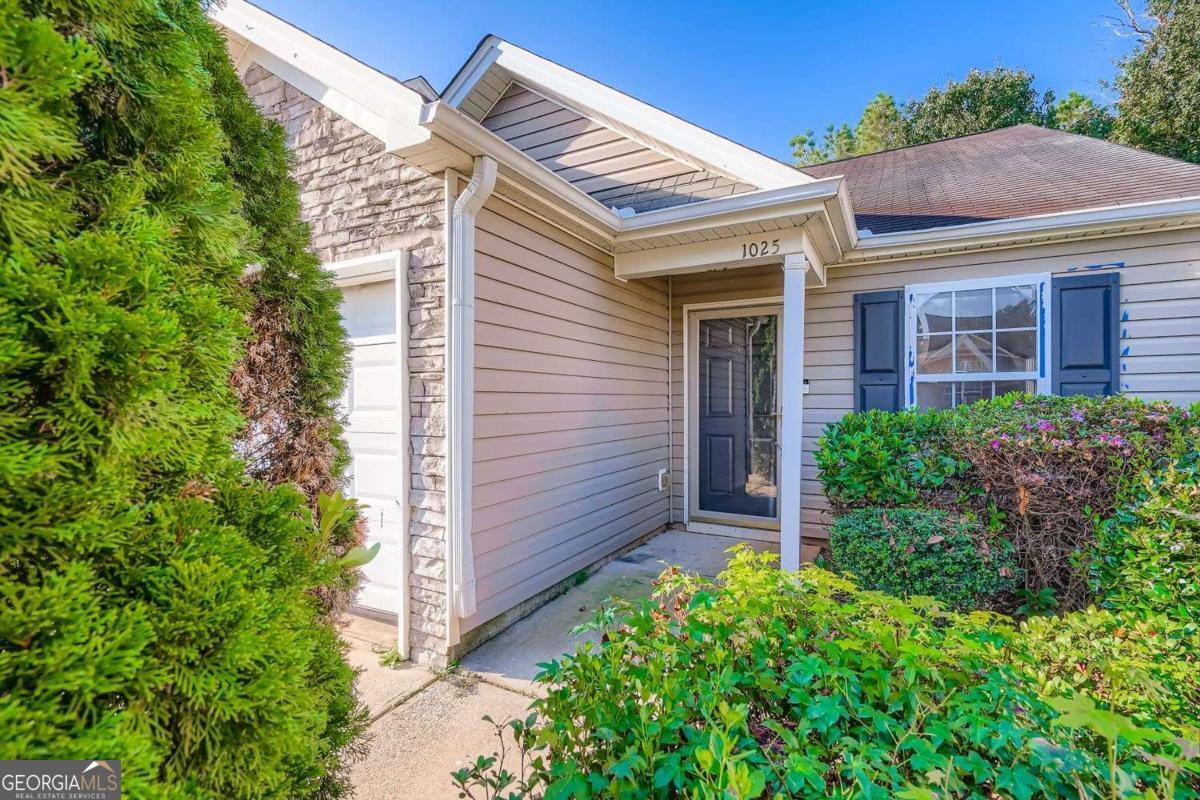 1025 Lakeside Circle Covington GA 30016