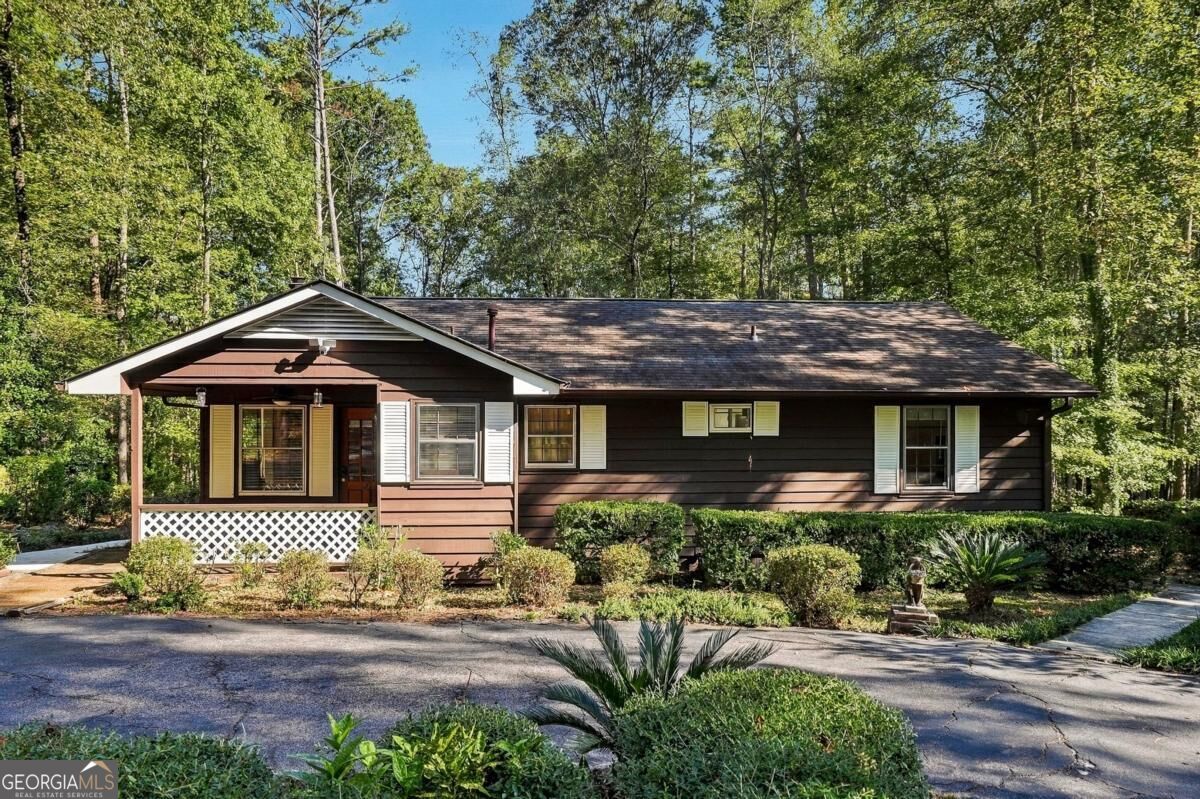35 Point North Drive Hogansville GA 30230