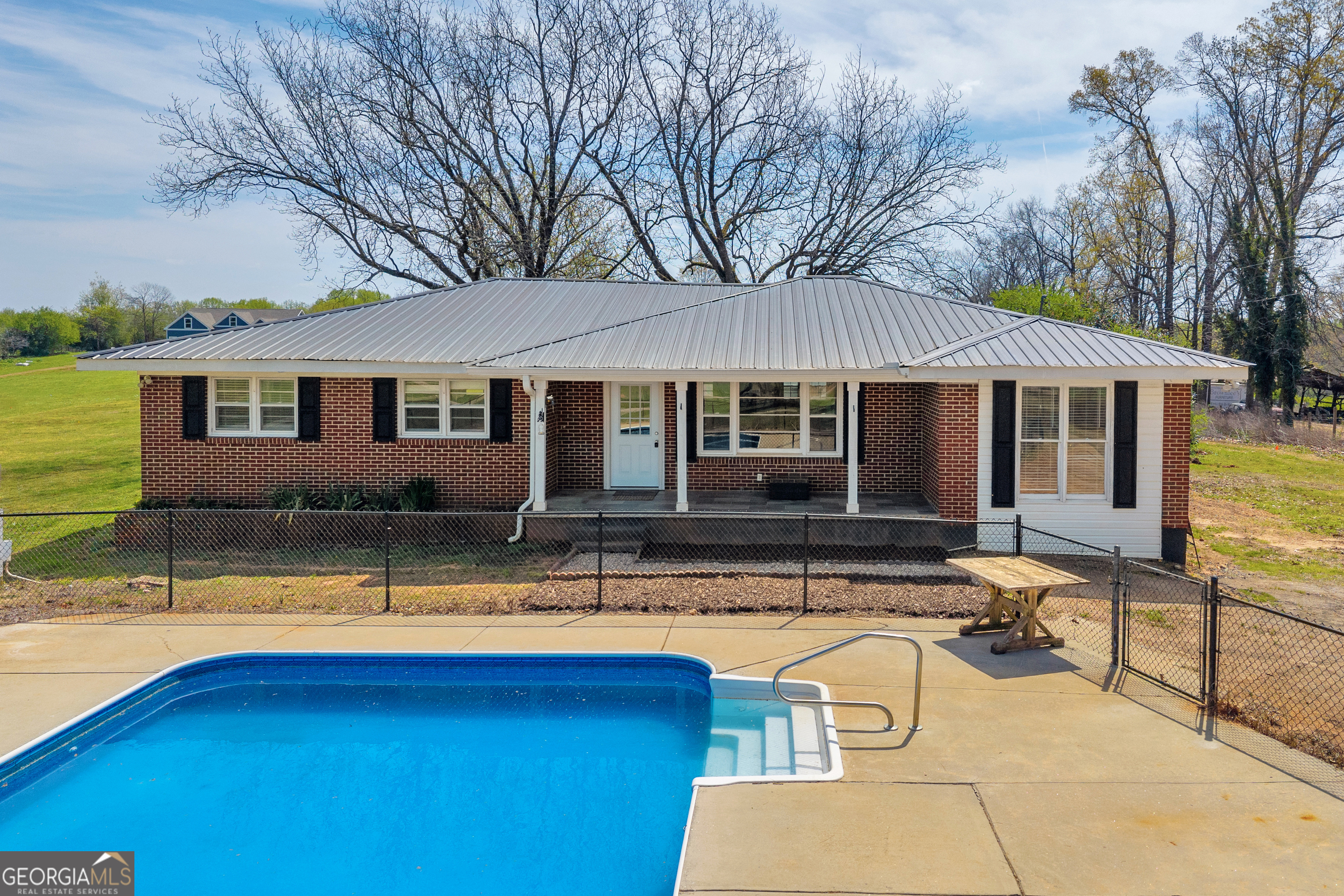 821 Highway 323 Gillsville GA 30543