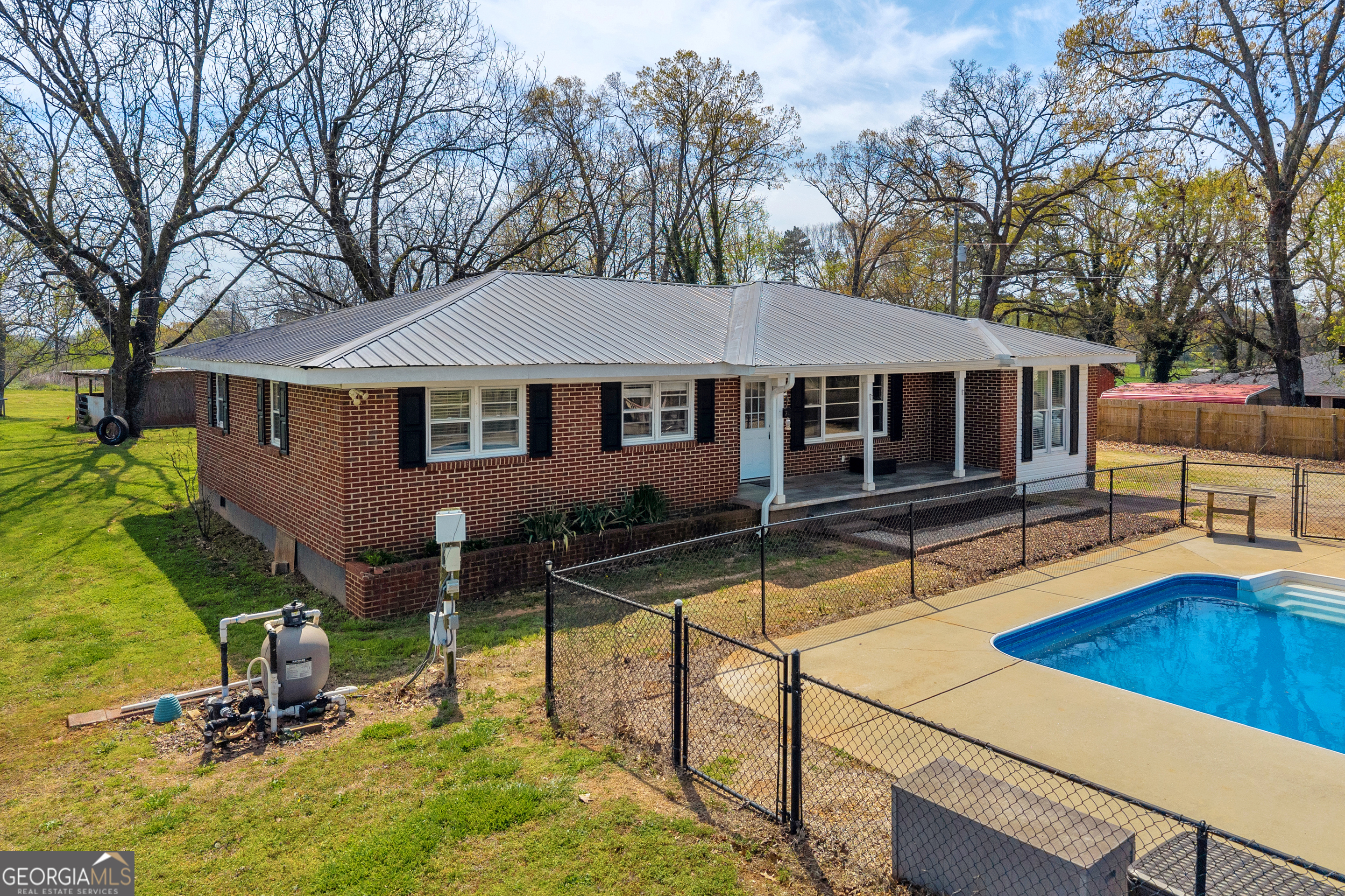 821 Highway 323 Gillsville GA 30543
